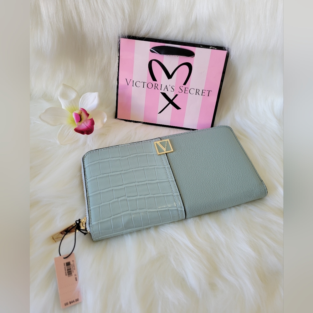 🩷🩷VICTORIA'S SECRET WALLET🩷🩷